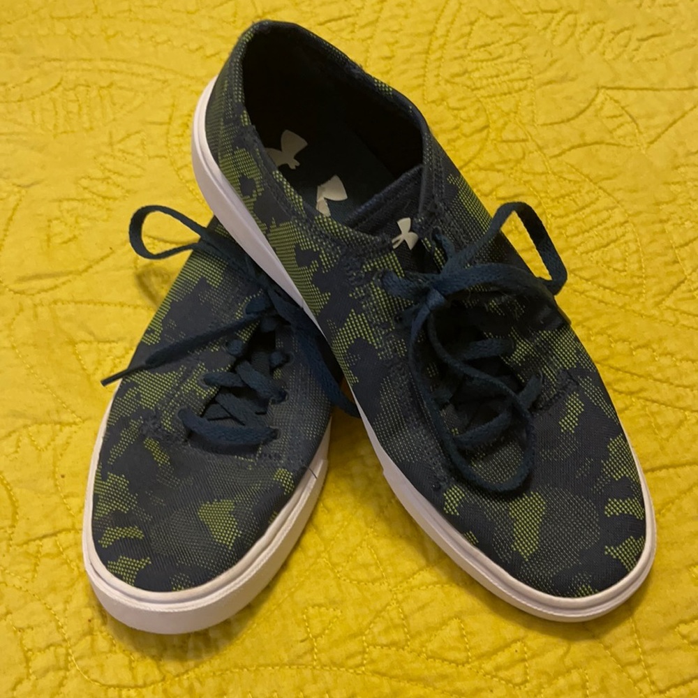 Boys Under Armour Lightweight casual shoes